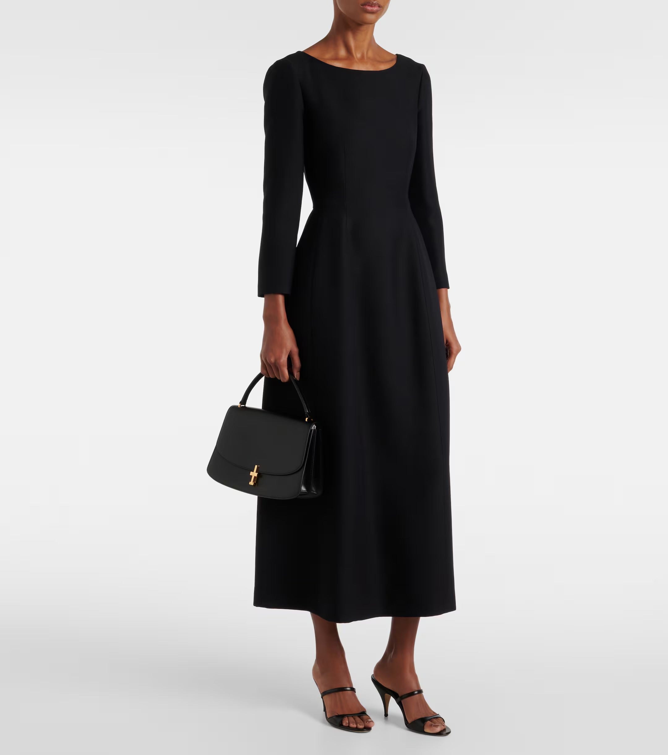 Quiet luxury leather bag