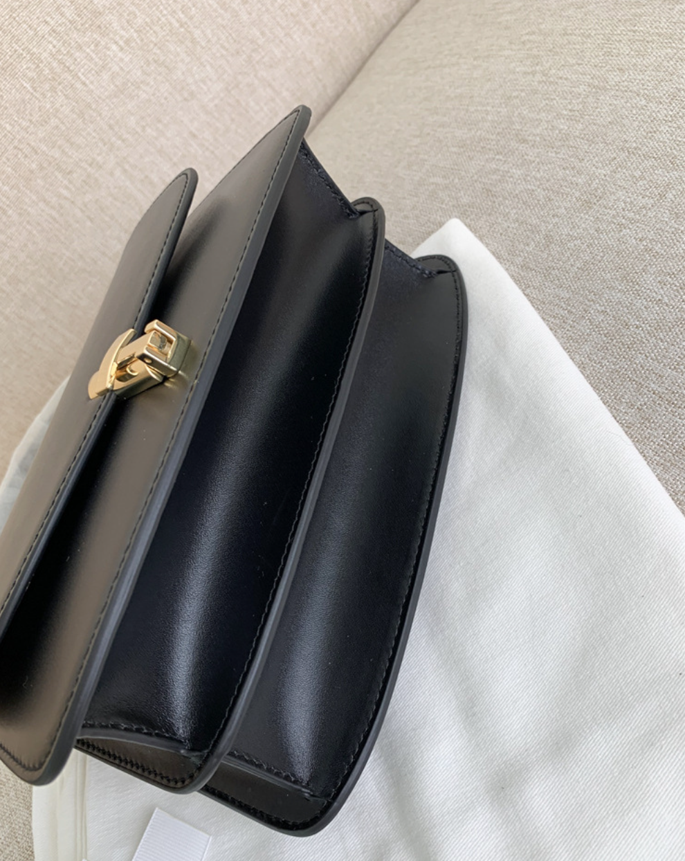 Quiet luxury leather bag